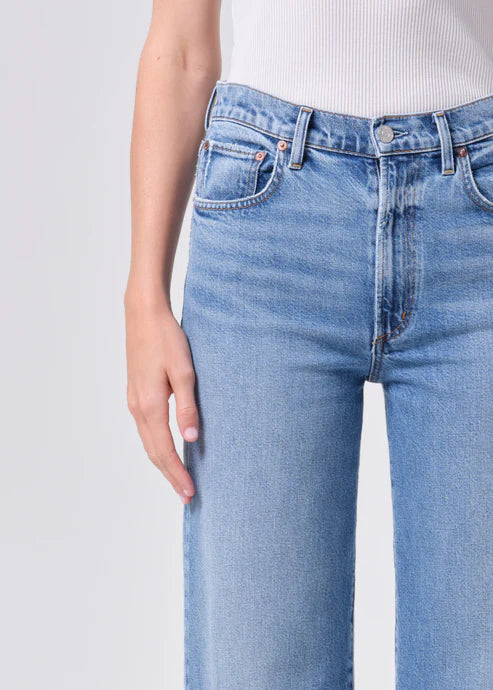 AGOLDE Harper Crop Jeans in Kindle Blue - Image 2