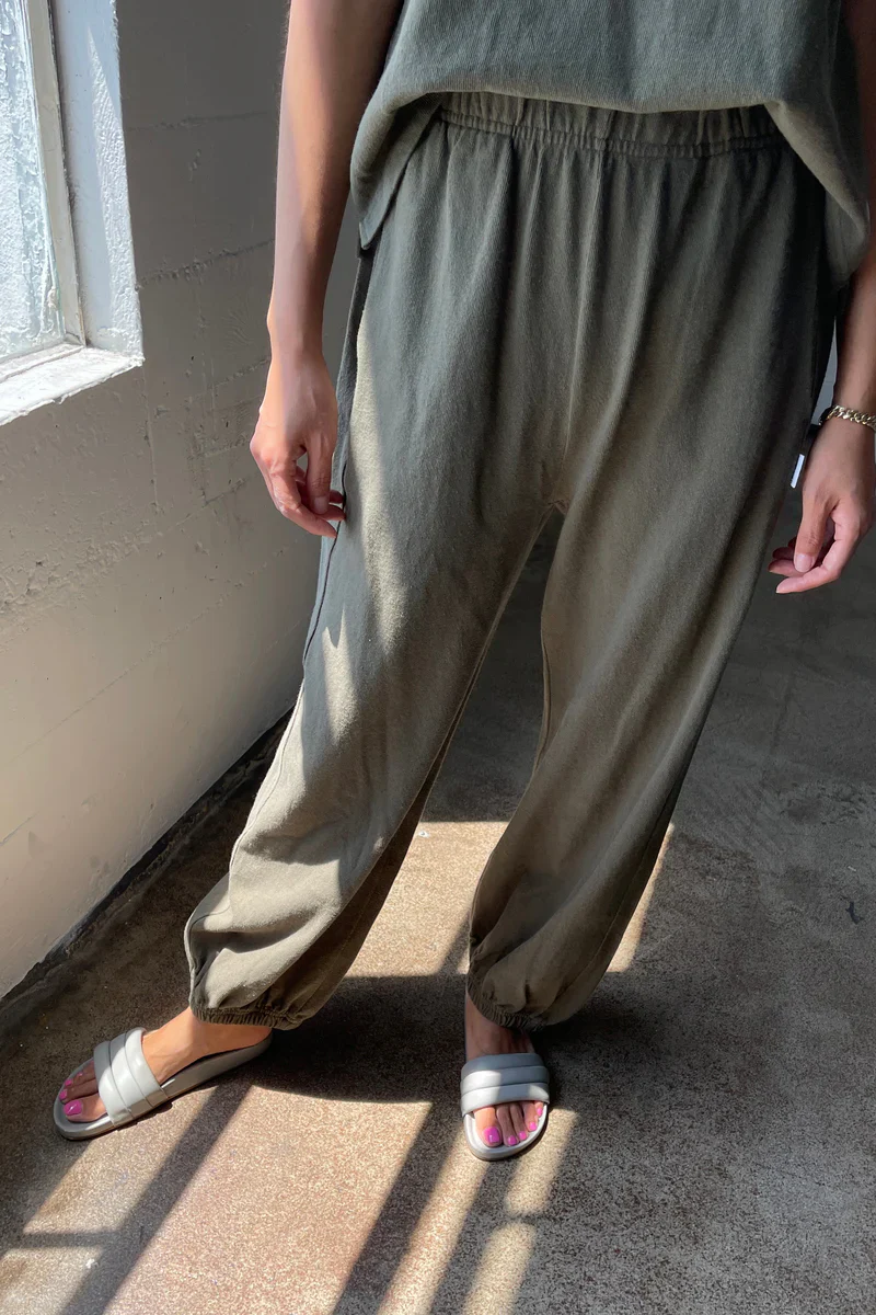 Balloon Pants in Olive - Image 3
