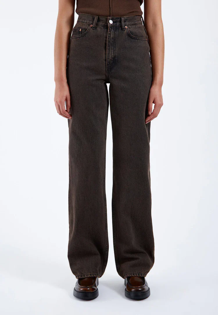 Echo Jeans in Tar Jet Brown