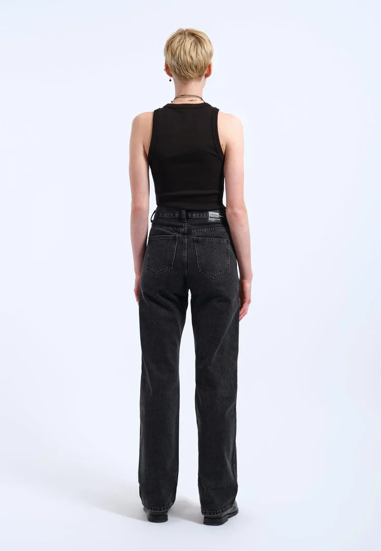 Echo Jeans in Tar Retro Black - Image 2