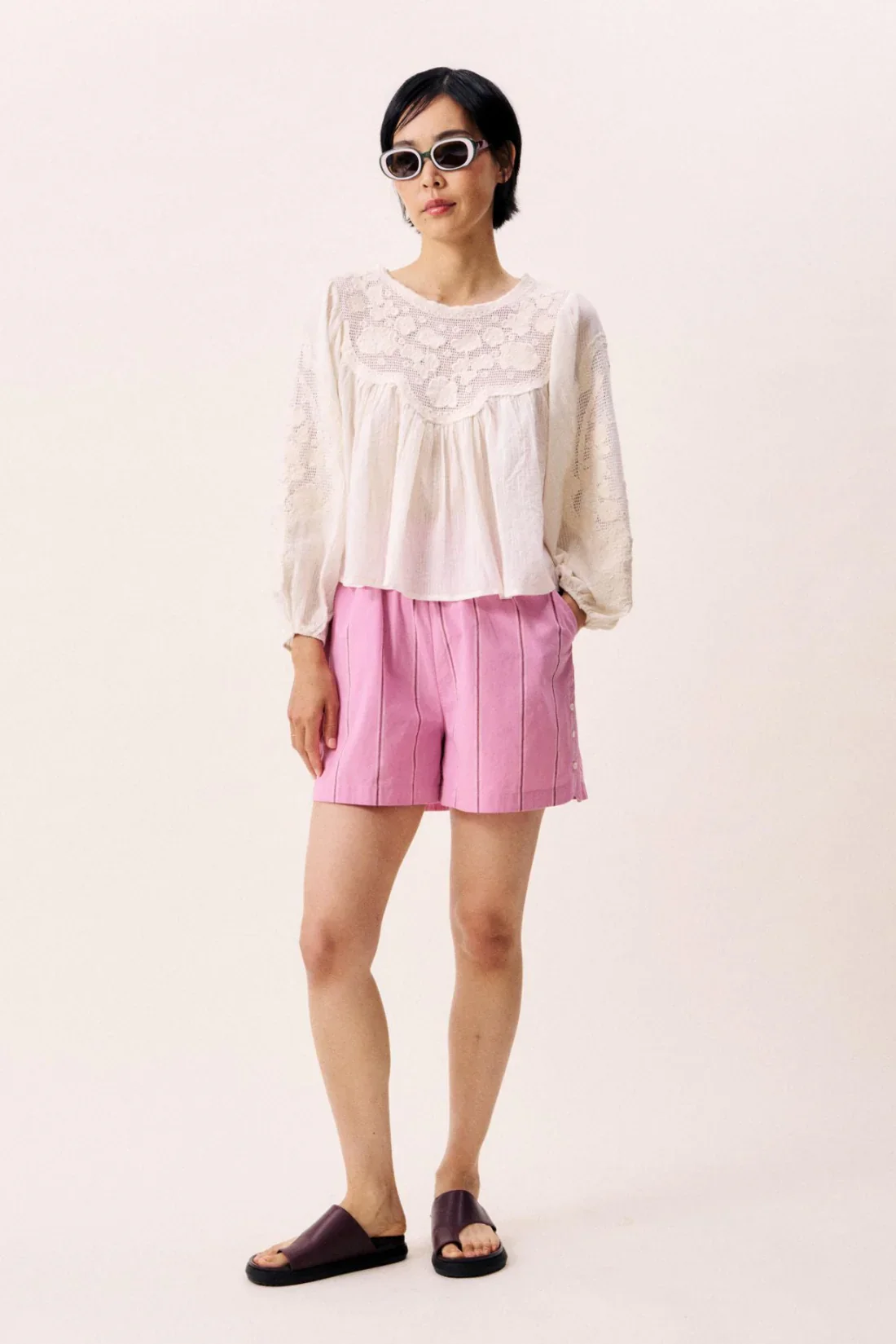 Eurybia Shorts in Violine - Image 2