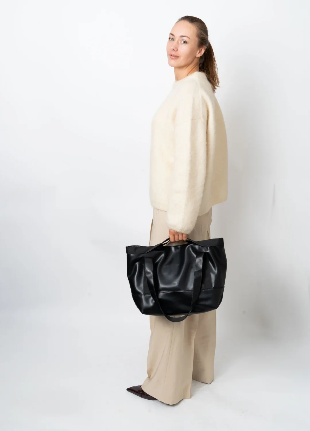 Fetch Soft Structure Tote Bag in Black - Image 4