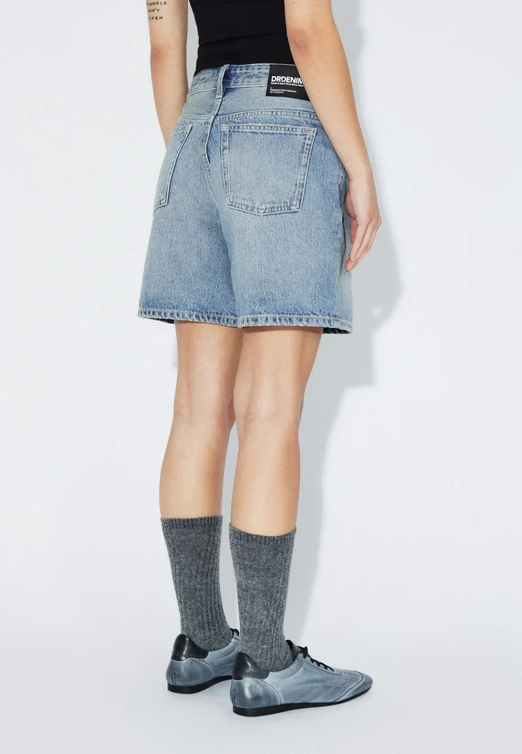 Hill Denim Shorts in Drift Light Used - Image 4
