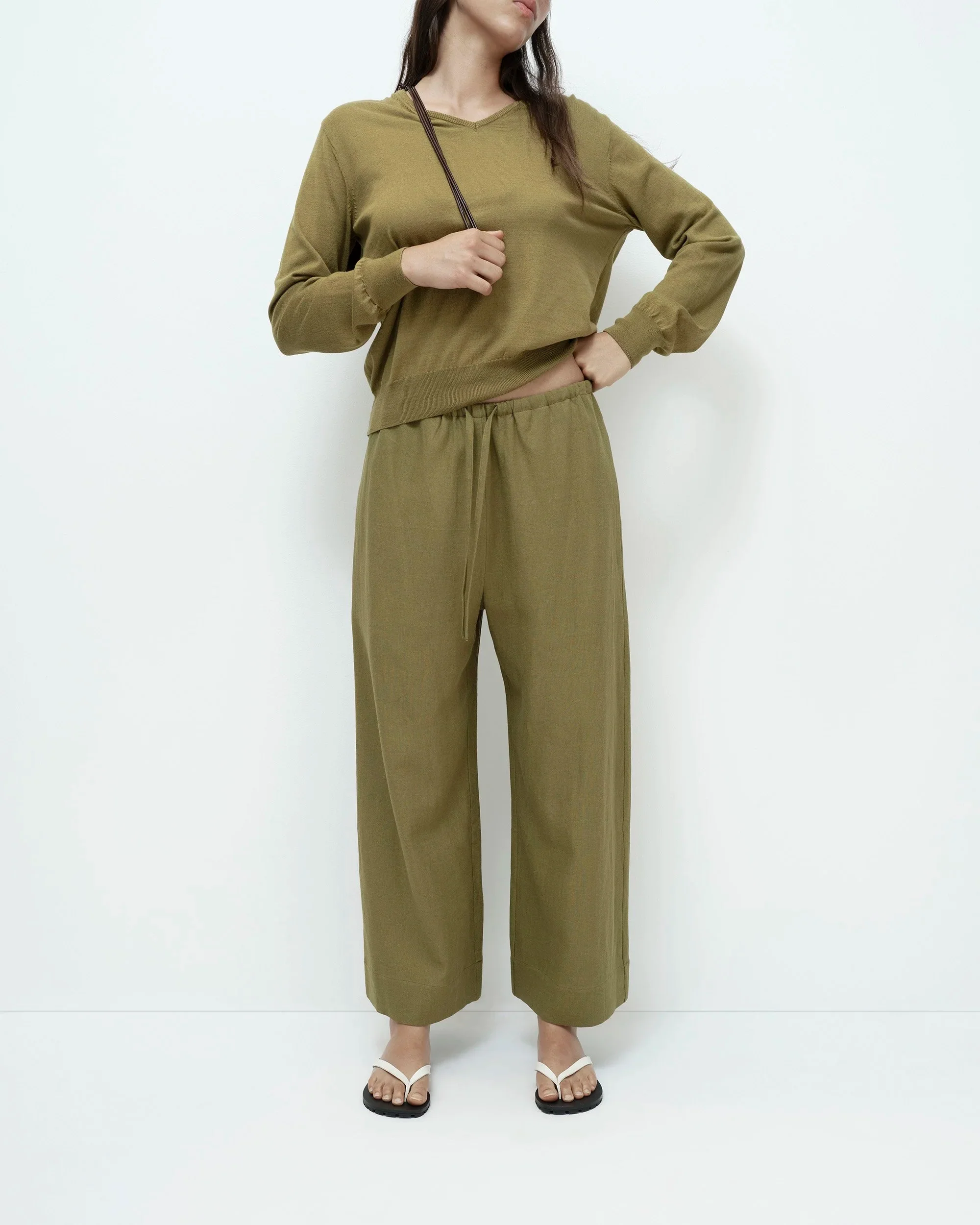 LINEN BLEND CROPPED PANTS - OLIVE GREEN - Image 3