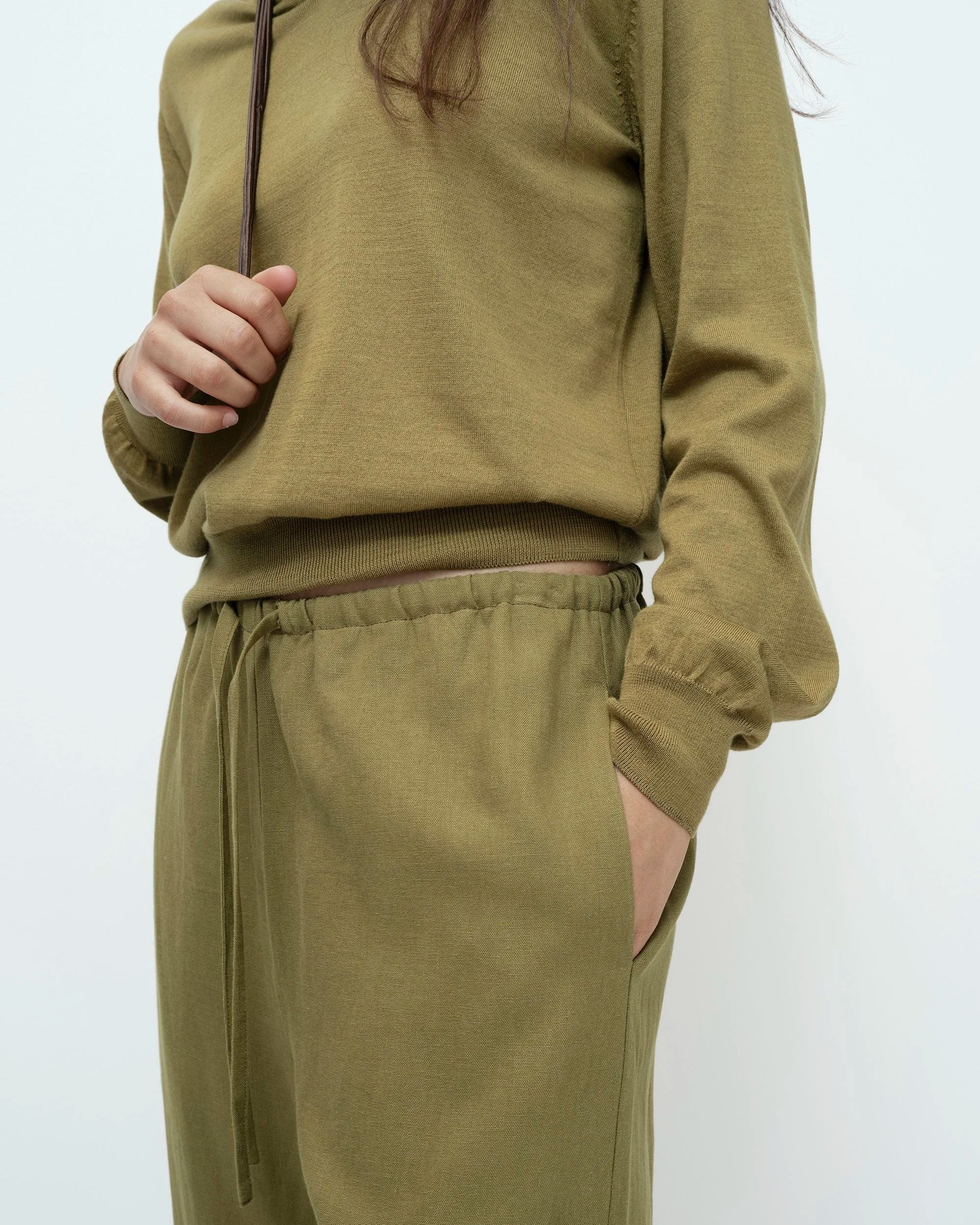 LINEN BLEND CROPPED PANTS - OLIVE GREEN - Image 4