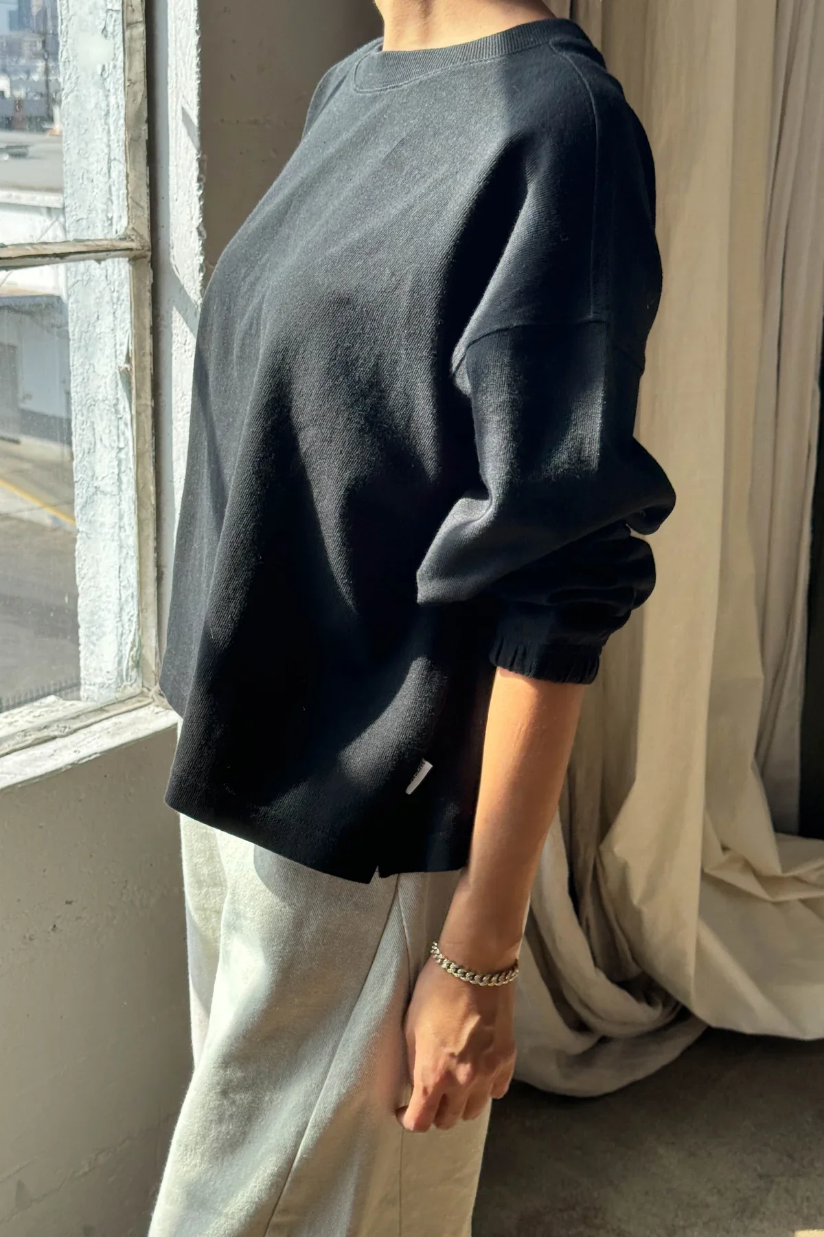 Naturelle Tee in Black - Image 2