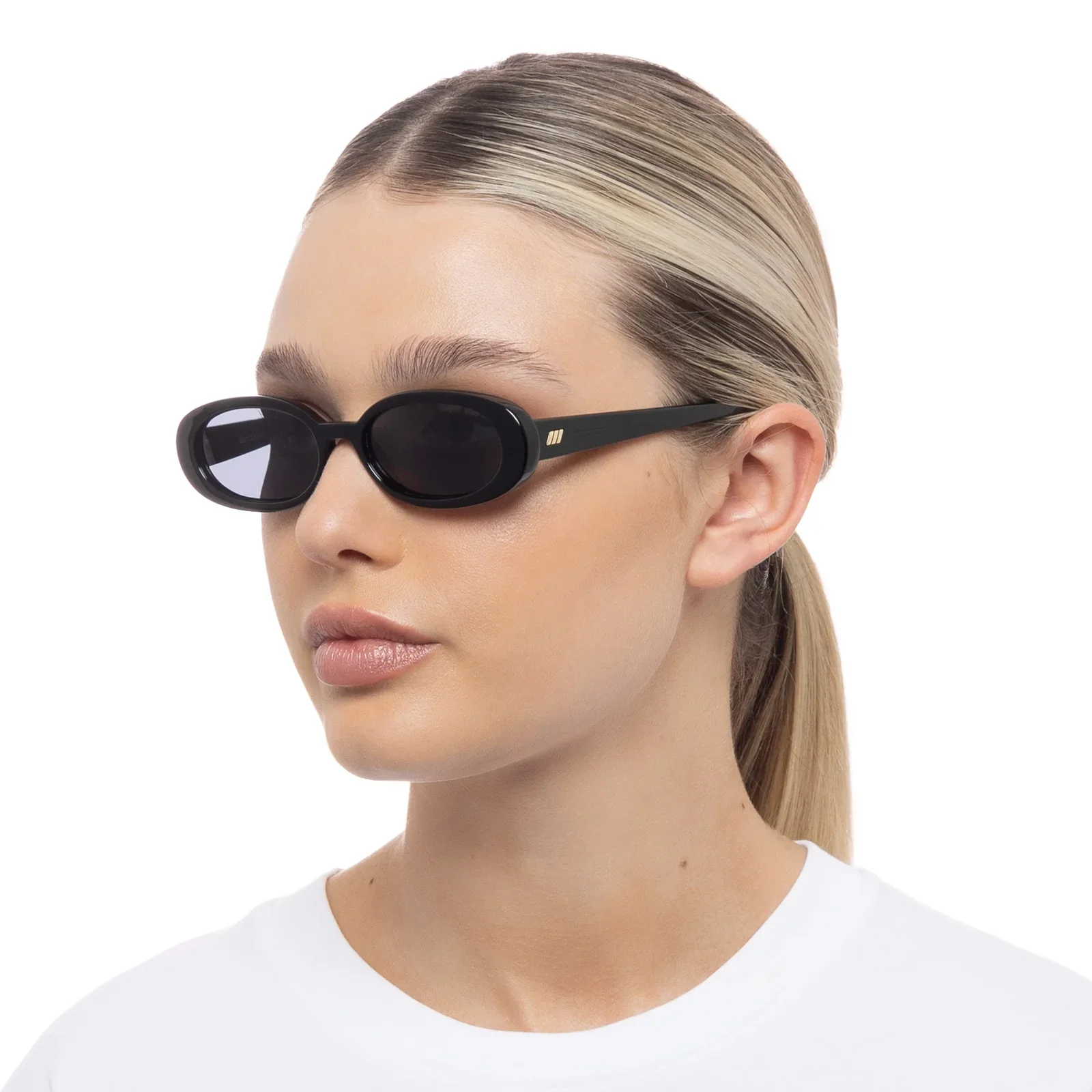 OUTTA LOVE SUNGLASSES IN BLACK - Image 6