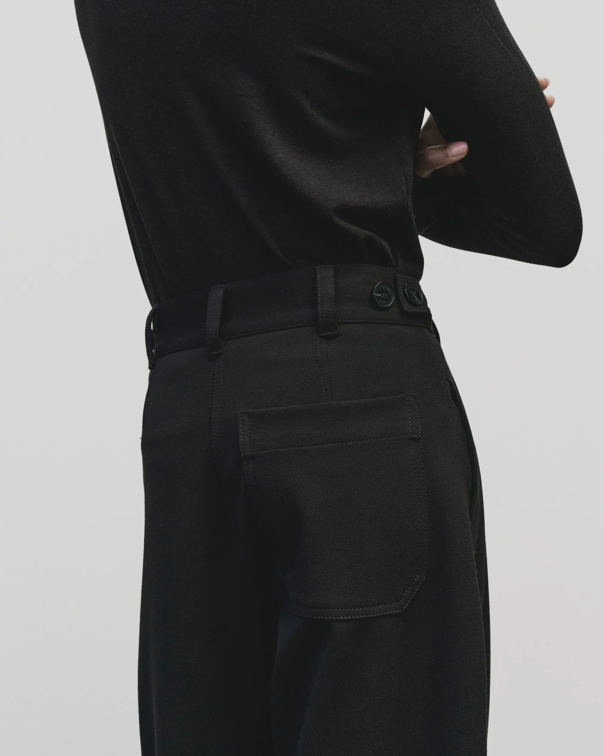 PLEATED BARREL LEG PANTS IN BLACK - Image 4