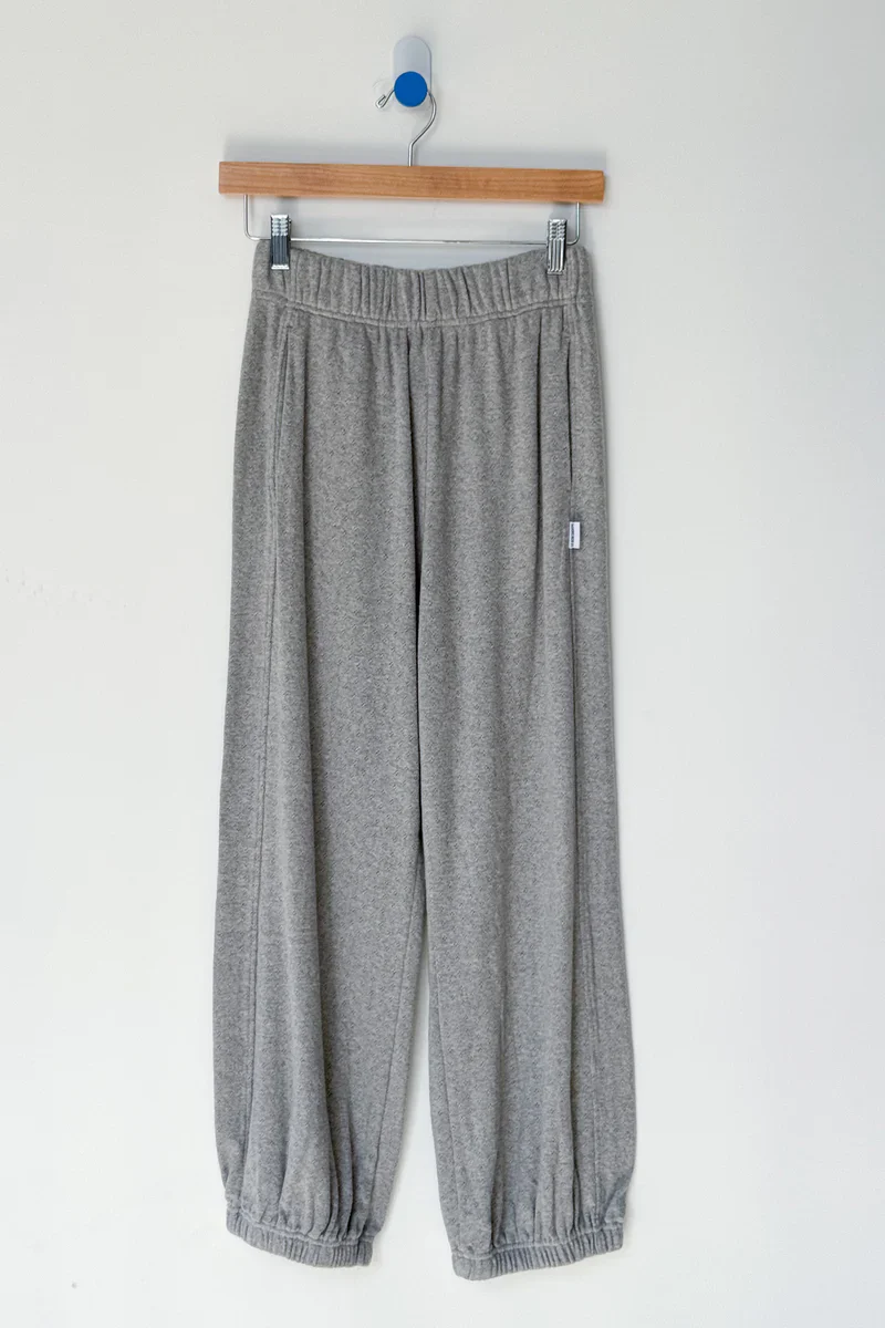 POINTELLE BALLOON PANTS IN MELANGE GREY - Image 3