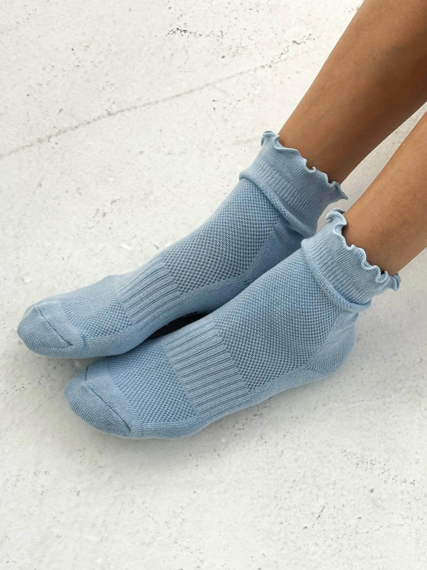 Ruffled Crew Socks in Periwinkle/Red - Image 3