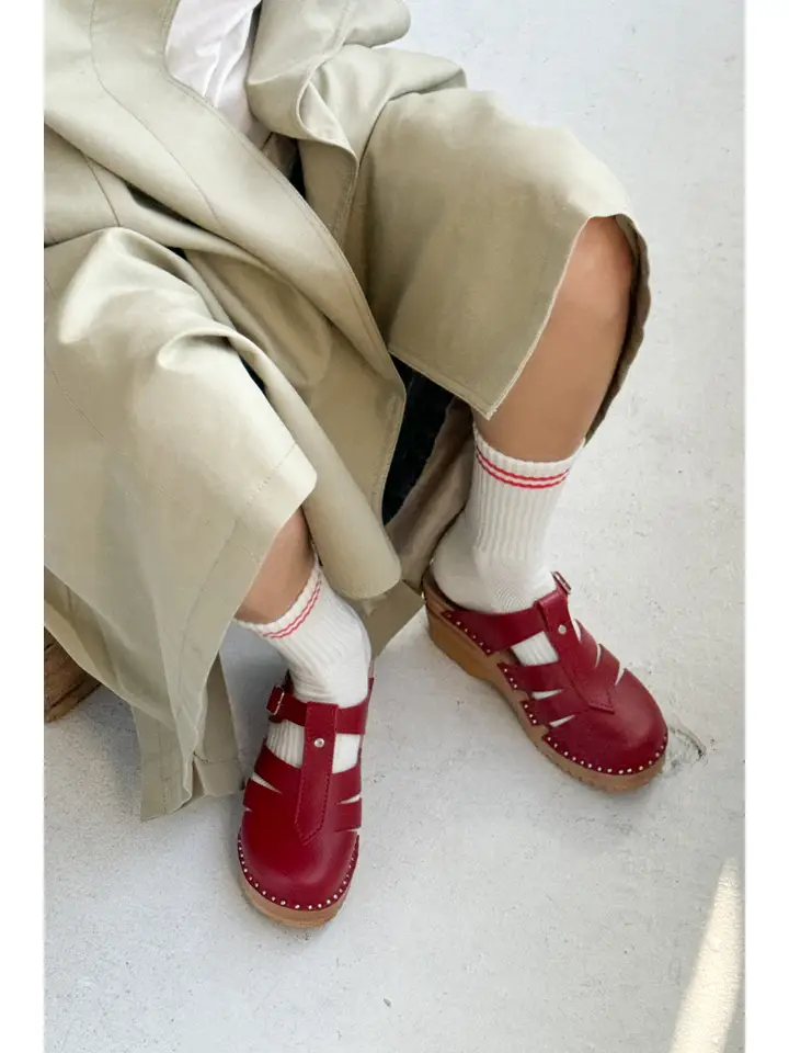 Striped Socks in Clean White (Red Stripe)