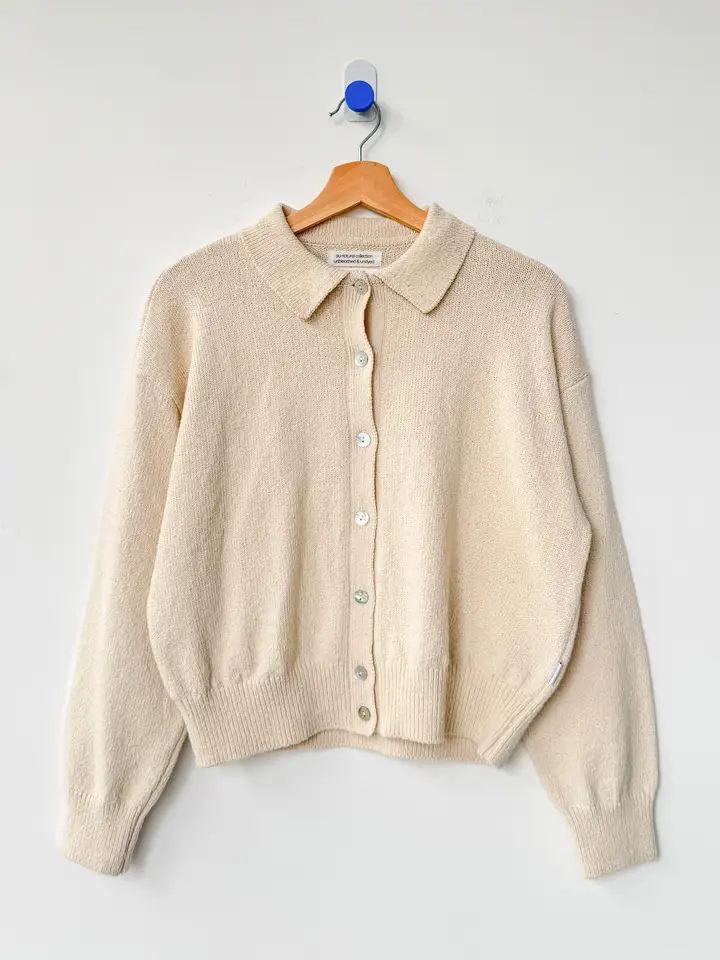 The Club Cardigan in Naturel