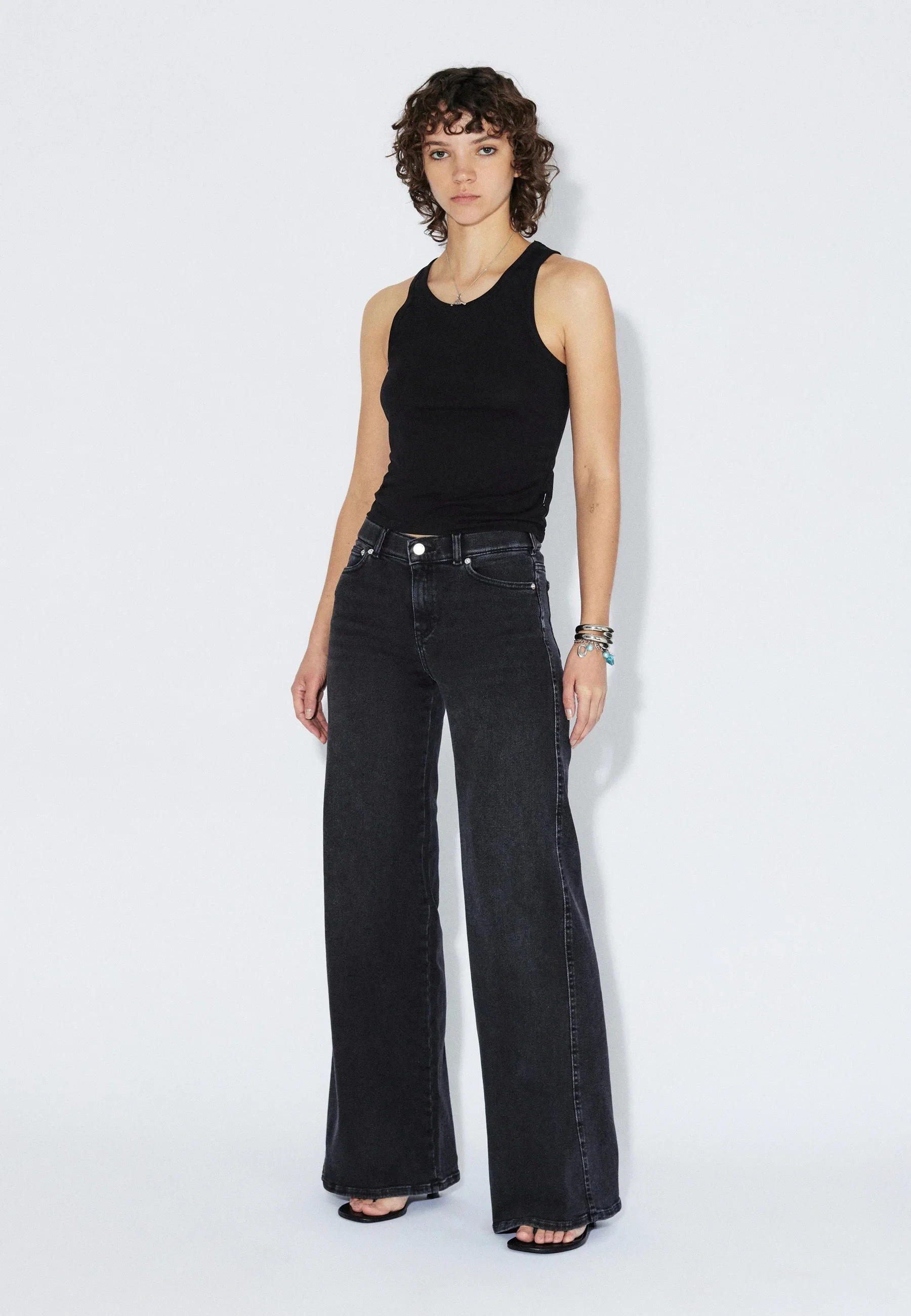 Zila Jeans in Black Mist